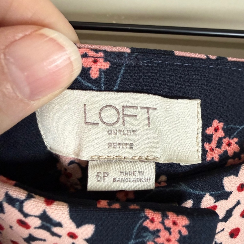 Loft NWT Floral Wide Leg Capri Pants Culottes Size 6P Office Career - Picture 6 of 9